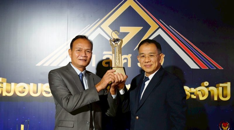 #เกษตรจันท์ เข้ารับรางวัลเลิศรัฐ สาขาการบริหารราชการแบบมีส่วนร่วม Best of the Best ปี 2568 ผลงาน “ตรวจก่อนตัด คนจันท์ร่วมใจรักษามาตรฐานทุเรียนไทย”